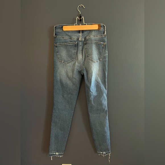 Madewell 10” High Rise Skinny Distressed Jeans Size 27” - Picture 3 of 6